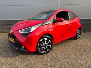 Toyota Aygo 1.0 VVT-i x-joy Apple Carplay/Android Auto | Climate control
