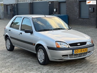 Ford Fiesta 1.3-8V Classic 5deurs APK Rijdt schakelt goed.