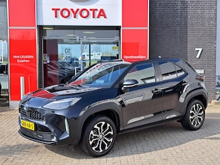 Toyota Yaris Cross 1.5 Hybrid Dynamic STUUR- EN STOELVERWARMING PDC V+A TREKHAAK AD CRUISE