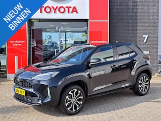 Toyota Yaris Cross 1.5 Hybrid Dynamic STUUR- EN STOELVERWARMING PDC V+A TREKHAAK AD CRUISE
