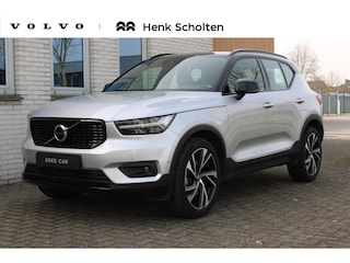 Volvo XC40 T4 Automaat R-Design | Nappa Leder Nubuck bekleding | 20-Inch 5-Dubbel Spaaks Matt Black Diamond Cut Lichtmetalen velgen + banden | Park Assist Camera achter | 1e Eigenaar | 100% Dealeronderhouden | Sensus Navigatie | Park Assist Pilot met Park Assist voor