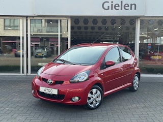 Toyota Aygo 1.0 VVT-I 5DRS Aspiration Red | Eerste eigenaar, Lichtmetalen velgen, Airconditioning, Half leer, Radio/CD Speler