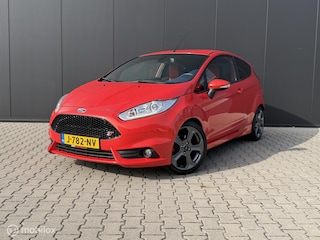 Ford Fiesta 1.6 ST2/Recaro/Cruise/Camera/Led/sony/183pk! 1.6 ST2