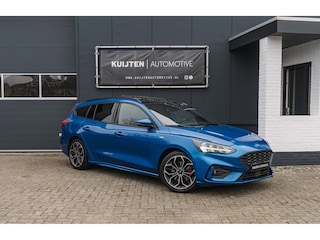 Ford Focus Wagon 1.5 EcoBoost ST Line / LED / Pano / Winter pack!