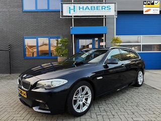 BMW 5-serie Touring 520i 184PK|Origineel NL|Digital cockpit|Alcantara|Prof Navi|AUT|M-Pakket|Flippers|Sportstoelen|Cruise|Isofix