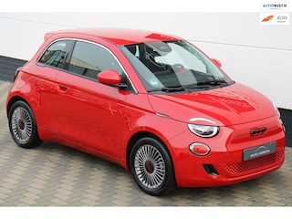 Fiat 500 Red 24 kWh Carplay Camera Navi Cruise SOH 98% !!