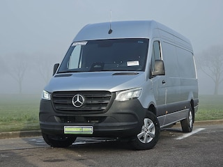 Mercedes-Benz Sprinter 320