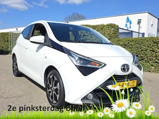 Toyota Aygo 1.0 VVT-i x-Joy AUT! Camera! Carplay! Apk 12-2027! VERWACHT!!