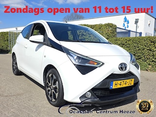 Toyota Aygo 1.0 VVT-i x-Joy AUT! Camera! Carplay! Apk 12-2027! VERWACHT!!