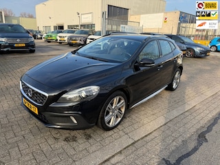 Volvo V40 1.6 T4 Momentum, Navi, NAP, Trekhaak, Dealer auto