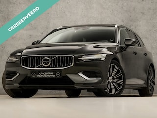 Volvo V60 2.0 T8 Twin Engine AWD R-Design 392Pk Automaat (PANORAMADAK, STOELVENTILATIE, HEAD-UP DISPLAY, MEMORY SEATS, MASSAGE, CAMERA, GETINT GLAS, TREKHAAK, APPLE CARPLAY, NIEUWE APK, NIEUWSTAAT)