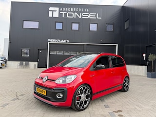 Volkswagen Up 1.0 TSI GTI / Pano / Carplay / Stoelverwarming / Camera / 17" Inch LMV