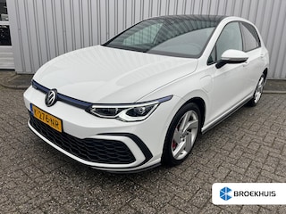 Volkswagen Golf 1.4 eHybrid GTE 245pk DSG/AUTO | Achteruitrijcamera | Adaptive cruise control | Navigatie | Panoramadak | Lederen bekleding | Stoelverwarming | 17" LMV