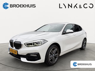 BMW 1-serie Business Edition Plus Sportstuur | Sportstoelen | Parkeersensoren voor en achter | Achteruitrijcamera | Autonoom parkeren |