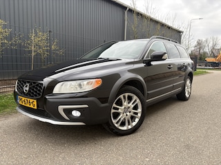 Volvo XC70 2.4 D5 Summum / AUTOMAAT / SCHUIFDAK / NAVI / CRUISE