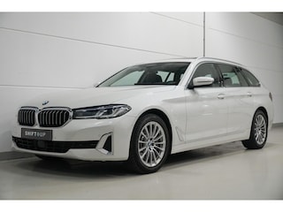 BMW 5-serie Touring 530i Panoramadak | Laser | Head Up | Elektr. Trekhaak