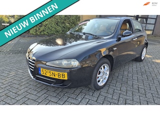 Alfa Romeo 147 1.6 T.Spark Progression ZO INGERUILD DUS ZO WEG PRIJSJE