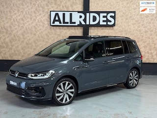 Volkswagen Touran 1.4 TSI Highline Business R 7p | Pano | Trekhaak | Stoel/Stuur verwarming | Camera | Carplay