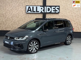 Volkswagen Touran 1.4 TSI Highline Business R 7p | Pano | Trekhaak | Stoel/Stuur verwarming | Camera | Carplay
