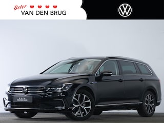 Volkswagen Passat Variant GTE Highline 1.4 TSI 218 PK PHEV | LED Matrix IQ | Achteruitrijcamera | Keyless | Stoel & Stuurwielverwarming |