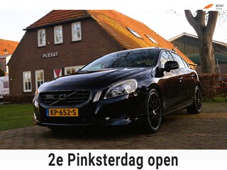 Volvo S60 3.0 T6 AWD Momentum Aut. | Heico Uitvoering | Panorama | Lijnbaan | Bliss | Camera | Stoelverwarming | Leder | Navigatie