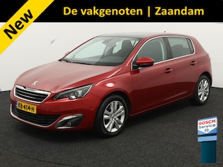Peugeot 308 1.2 PureTech Allure automaat, trekhaak, pano dak, navi, cruisecontr, airco, pdc, achteruitrijcamera, Buitenspiegels elektrisch verstel- en verwarmbaar De Peugeot 308 1.2 PureTech Allure automaat is een stijlvolle en moderne hatchback die comfort, technologie en rijplezier mooi combineert. De efficiënte 1.2-liter turbomotor levert vlotte pre