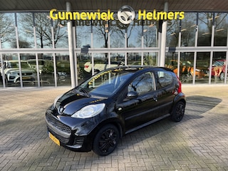 Peugeot 107 1.0-12V XR | 5 DRS | APK TOT '27 + GROTE BEURT UITGEV. | AIRCO | ELEKTR. RAMEN | RADIO CD | MEENEEMPRIJS