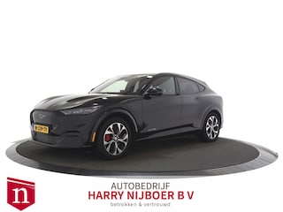 Ford Mustang Mach-E AWD 75 kWh Trekhaak / Panoramadak / SOH 100%