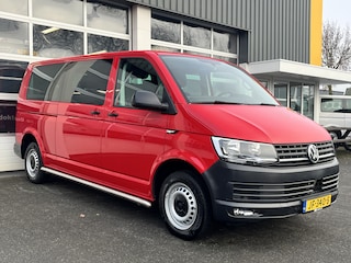 Volkswagen Transporter Kombi 2.0 TDI L2H1 150pk BPM/ BTW vrij 9-Persoons Euro 6 Airco Cruise control Navigatiesysteem Telefoonverbinding Apple carplay 1e eigenaar Trekhaak 2500kg trekgewicht 1e eigenaar Euro 6 Ex overheidsauto