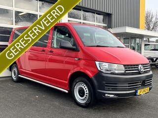 Volkswagen Transporter Kombi 2.0 TDI L2H1 150pk BPM/ BTW vrij 9-Persoons Euro 6 Airco Cruise control Navigatiesysteem Telefoonverbinding Apple carplay 1e eigenaar Trekhaak 2500kg trekgewicht 1e eigenaar Euro 6 Ex overheidsauto