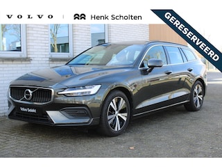 Volvo V60 B4 Automaat Momentum Business | Elektrisch glazen panorama-dak | Voorstoelen en stuurwiel verwarmbaar | 4 zone climate control | Premium audio van Harman Kardon | Achteruitrijcamera | Parkeersensoren voor en achter | Lederen bekleding | Keyless entry & start | Apple Carlpay & Android Auto | Semi elektrische trekhaak | Rijstrookdetectie met correctie | Pilot Assist & adaptieve cruise control |