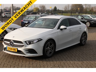 Mercedes-Benz A-klasse 180 AUT7 AMG LINE WIDESCREEN NAVI CAMERA CARPLAY NL AUTO