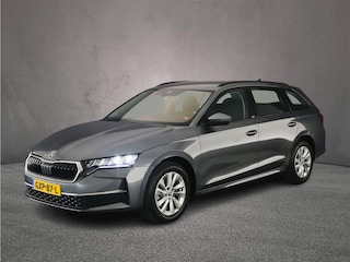Skoda Octavia Combi 1.5 TSI Edition 115pk Trekhaak, Cruise control, Voorstoelen verwarmd, Parkeersensoren, Stuurwiel verwarmd, Led verlichting, Airco, DAB