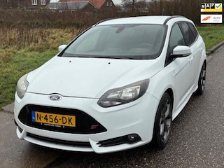 Ford Focus Wagon 2.0 EcoBoost ST-2 (250 PK!) ECC Audio/CD Navi El. pakket Leder LMV 18" Sportstoelen Dealeronderh. Apk 10/10/2026
