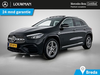 Mercedes-Benz GLA 250 e AMG Plug-In Hybride | Trekhaak | AMG Line | Panoramadak | Parkeerpakket met 360°-camera | Distronic | Stuur en Stoelverwarming. Inclusief 24 maanden MB Certified garantie voor Europa.