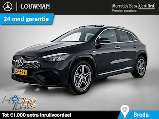 Mercedes-Benz GLA 250 e AMG Plug-In Hybride | Trekhaak | AMG Line | Panoramadak | Parkeerpakket met 360°-camera | Distronic | Stuur en Stoelverwarming. Inclusief 24 maanden MB Certified garantie voor Europa.