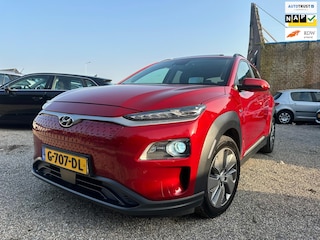 Hyundai Kona EV Premium 64 kWh 450km Range Vol Optie Uitvoering Leer Dakraam Trekhaak 1e Eig Dealer Onderhouden