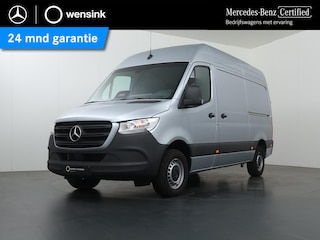 Mercedes-Benz Sprinter 317 CDI | L2 H2 | PRO | AUTOMAAT | ACHTERUITRIJCAMERA | NAVIGATIE | CRUISE CONTROL | BETIMMERDE LAADRUIMTE | DIEP ZWART | 3-ZITS | LICHT -/ REGEN SENSOR