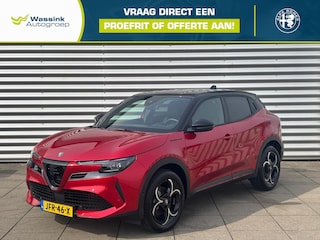 Alfa Romeo Junior 1.2 Turbo Hybrid Ibrida Speciale Automaat 136 PK | Navigatie | Camera | elektrische stoelen | LED | Unieke km stand