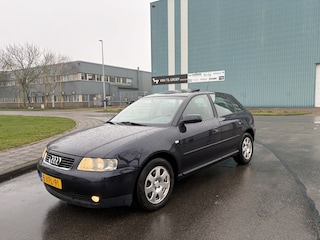 Audi A3 1.8 5V Ambiente 5-Deurs Automaat 126 PK. Als nieuw rijdende auto !!! Alle keuringen toegestaan !! Onverwoestbare auto voor de liefhebber !