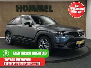 Mazda MX-30 e-SkyActiv EV 145 Exclusive-line 36 kWh - ORIGINEEL NEDERLANDSE AUTO - 3 FASE LADEN - SNELWEG LAAD MOGELIJKHEID - HEAD-UP DISPLAY - PARKEERSENSOREN VOOR EN ACHTER - STUUR EN STOEL VERWARMING - DODEHOEK DETECTIE