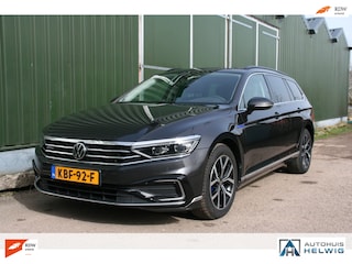 Volkswagen Passat Variant 1.4 TSI PHEV GTE Business, VIRTUEEL, GLAZEN PANORAMADAK , NAVIGATIE, CAMERA, TREKHAAK