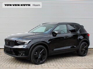 Volvo XC40 2.0 B4 Plus Black Edition Automaat / Panoramadak / Privacy Glass / Microtech Nubuck bekleding / Google Maps