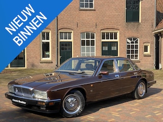 Daimler 4.0 (JAGUAR) XJ40 INSIGNIA UITVOERING, UNIEK!
