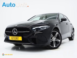 Mercedes-Benz A-klasse 250 e Luxury Line | Panoramadak | Sfeerlicht | Camera | Keyless | Zwarte Hemel | Cruise | DAB