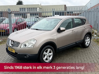 Nissan Qashqai 2.0 Acenta 140PK NL AUTO NAP! NAVI l Camera l Trekhaak l Cruise l MTF-stuur l NIEUWE APK!