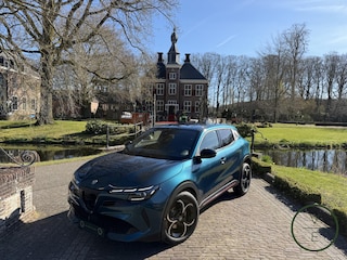 Alfa Romeo Junior 1.2 Turbo Hybrid Ibrida Speciale | Adaptive | 360 | LED |