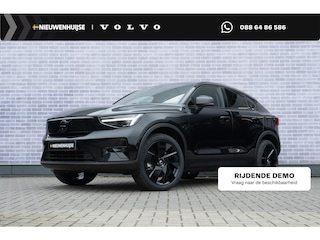 Volvo EC40 Extended Range 82 kWh Plus Black Edition | All Season Banden | Pixel LED Koplampen | 360 Camera | Panoramadak | Adaptive Cruise Control | Stoel-/Stuurverwarming | Harman Kardon Audio | Getint glas | Warmte pomp | LED mistlampen | Google Maps navigatie |