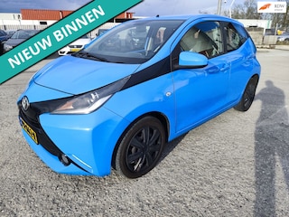 Toyota Aygo 1.0 VVT-i x-play NETTE AUTO RIJDT EN SCHAKELT GOED