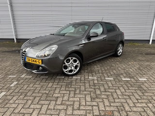 Alfa Romeo Giulietta 1.6 JTDm Exclusive,Schuif/Kanteldak,clima,Navigatie,dikke LM velgen